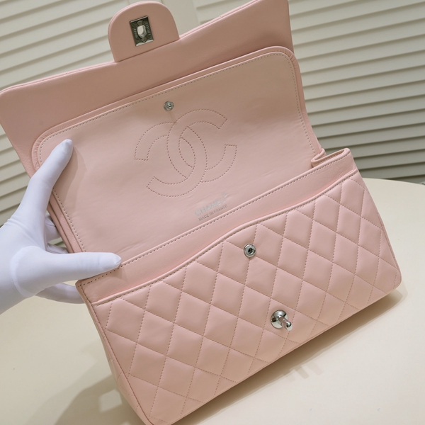 シャネルバッグ角部分ディテール